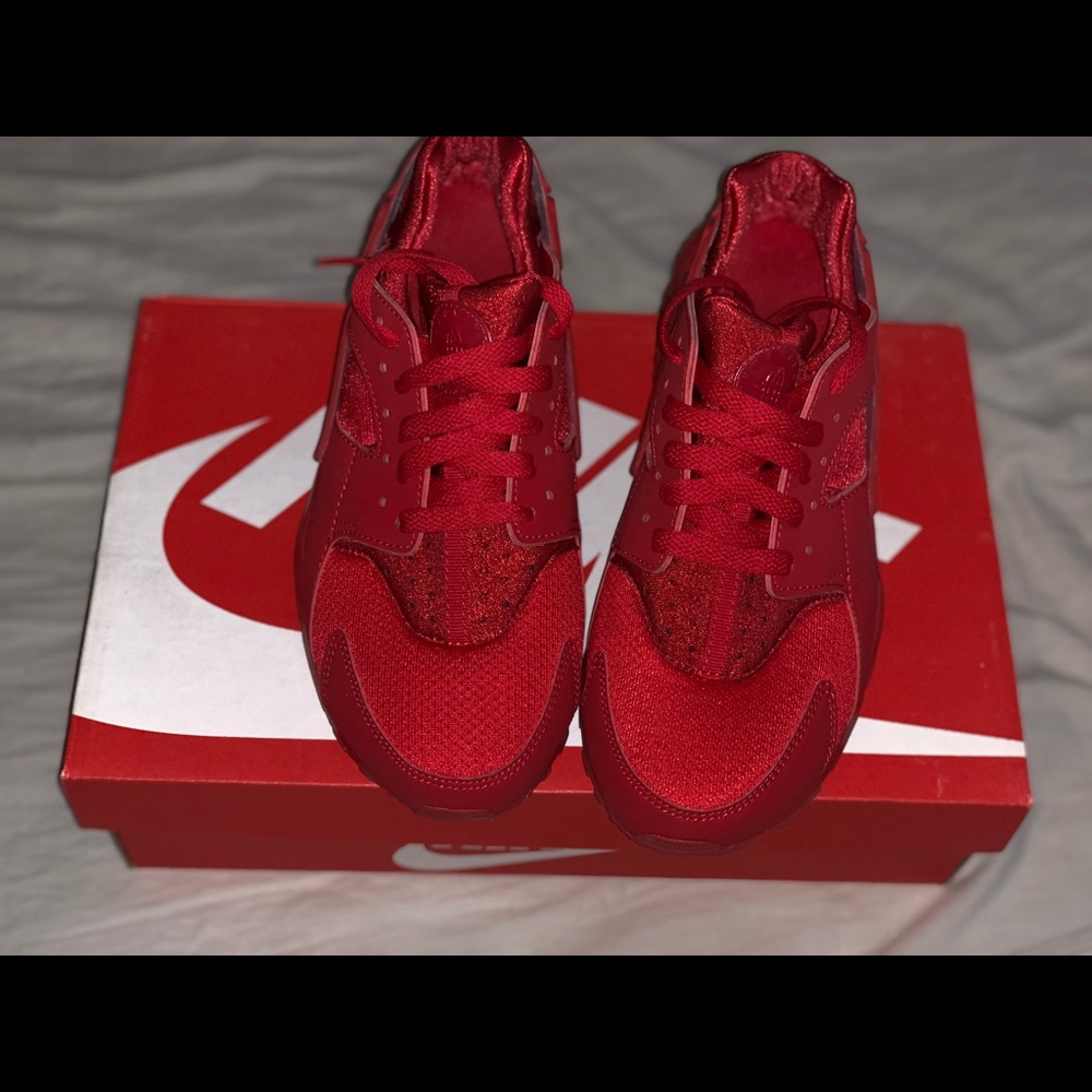 Red Nike Huaraches